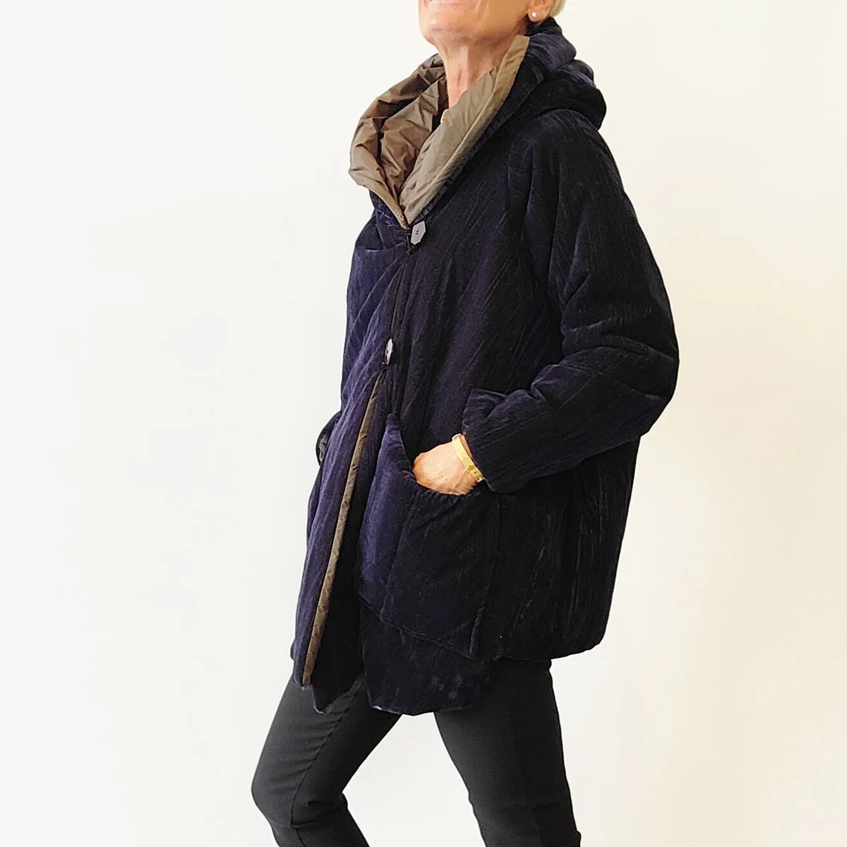 Virginia Bizzi – Giaccone Over Doubleface Nylon Oliva Velluto Cangiante Blu